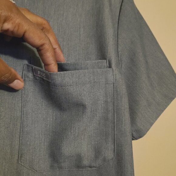 FIGS | Men's Gray Leon V-Neck One Double Pocket Scrubs Top (Size XS) - Picture 8 of 10